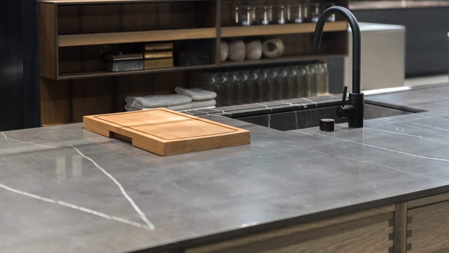 A modern kitchen with granite countertop